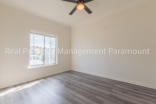 Photo - 2757 S Mansfield Ave Unit 2759 Mansfield Ave
