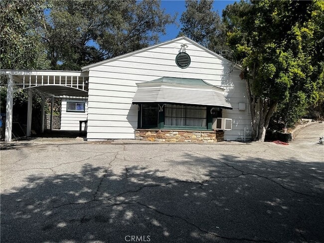 Building Photo - 10630 Hillhaven Ave