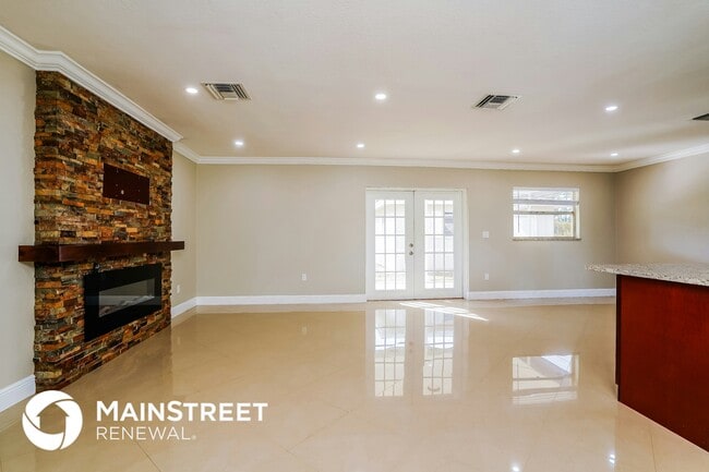 Photo - 300 East 10th Street