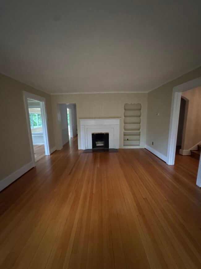 Photo - 206 Klinewoods Rd