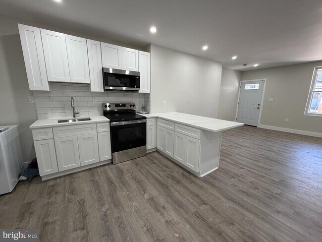 Photo - 2310 Tasker St
