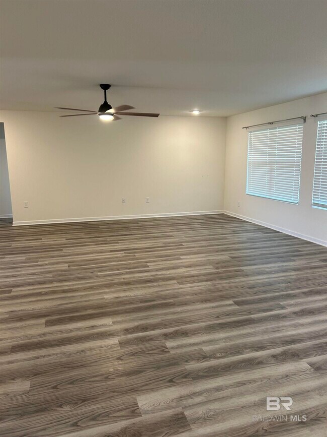 Photo - 447 Preston Wy