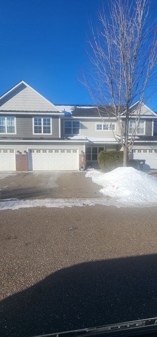 Building Photo - Beautiful 3 Bed Town Home for Rent