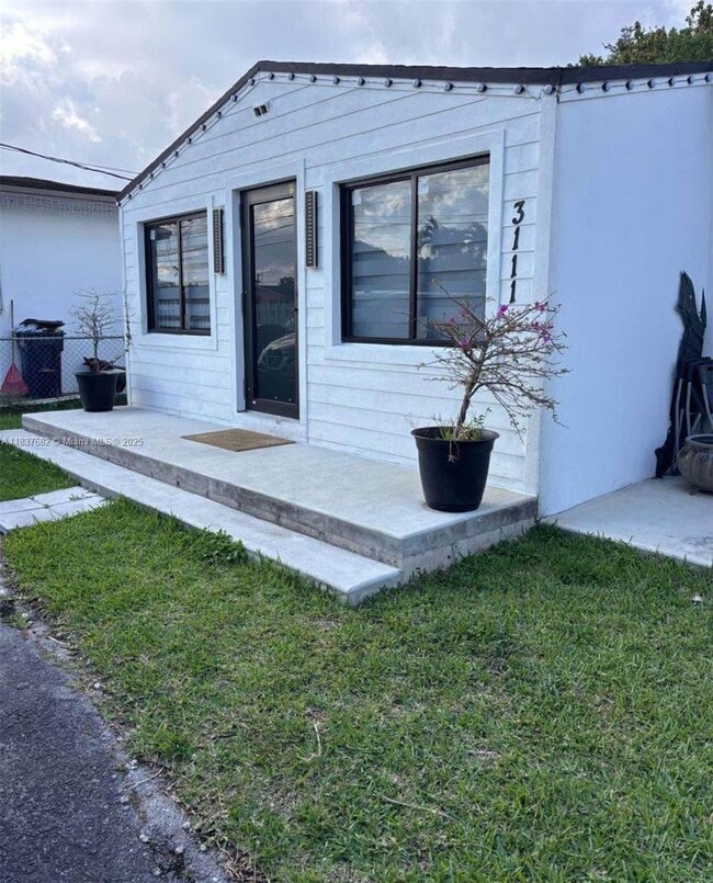 Building Photo - 3111 NW 28th St Rental