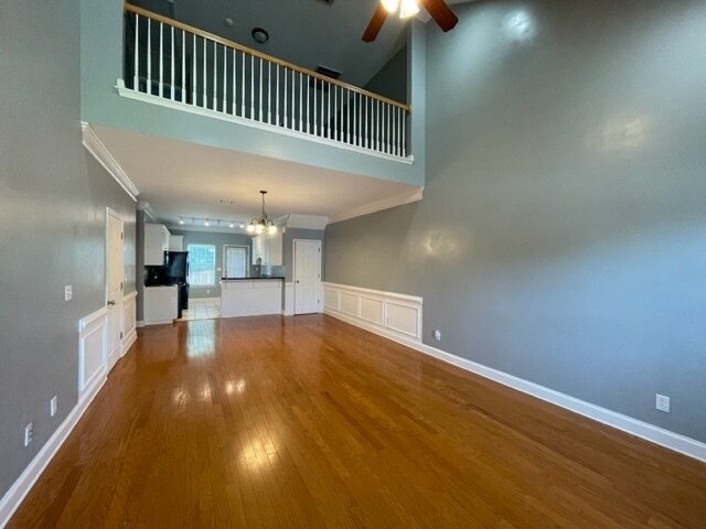 Photo - 423 Bowen Falls