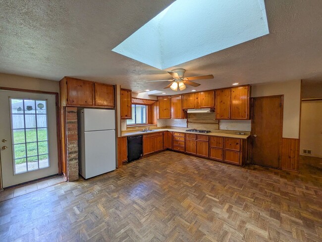 Photo - 770 Peyton Dr