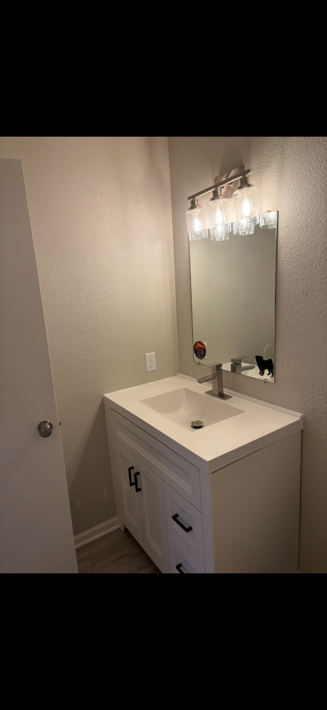 Photo - Bonner Springs Apartment Complex Unit 117B