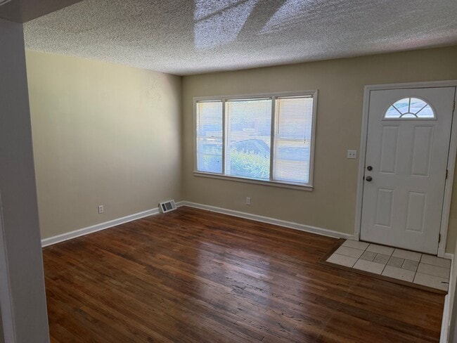 Photo - 2885 Ramsey Rd