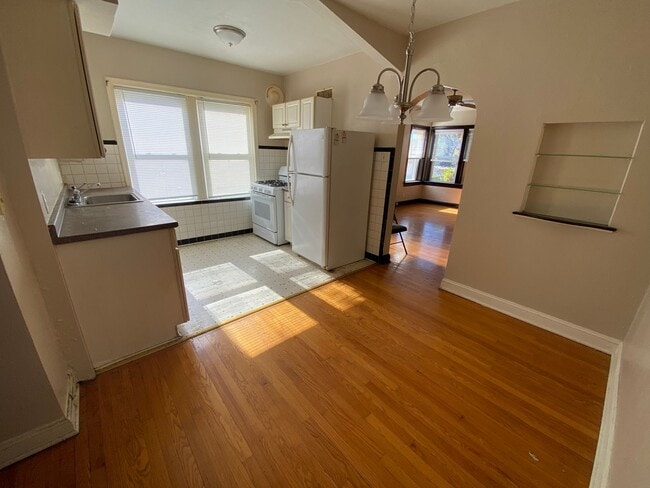 Photo - South City Charmer! Unit Floor 2