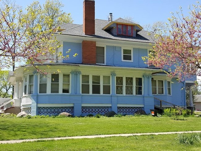 Krause Apartments - Krause Apartments