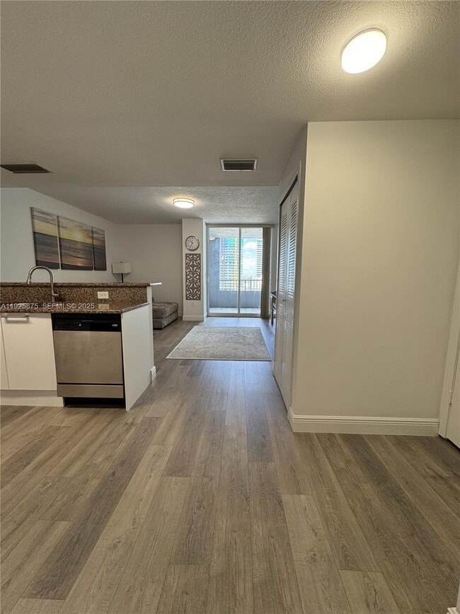 Photo - 170 SE 14th St Unit 1906