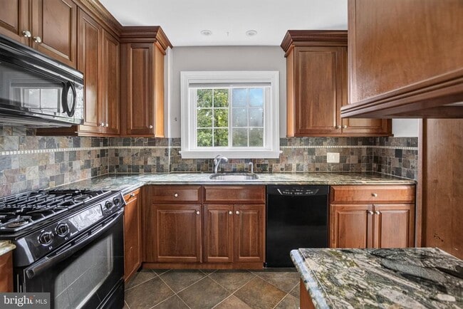 Photo - 3250 Martha Custis Dr