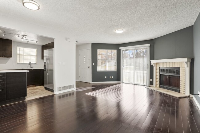 Stunning Renovated 1 bedroom in WillowRidge - Stunning Renovated 1 bedroom in WillowRidge Apartment Unit E