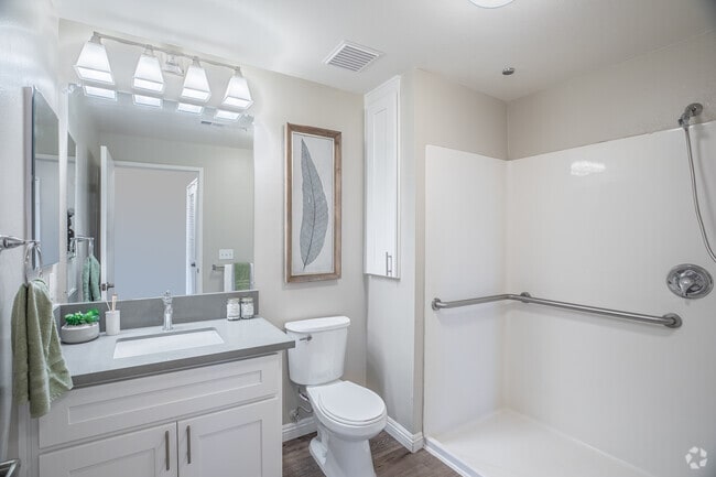 1BR, 1BA - 813SF