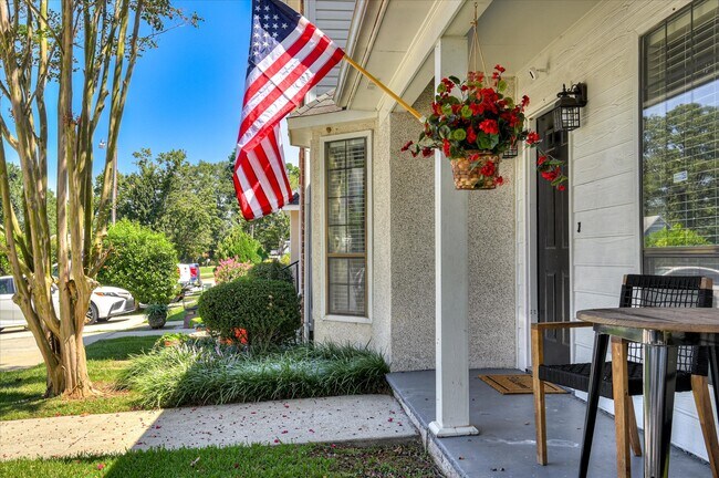 Photo - 186 Hammond Pl Cir