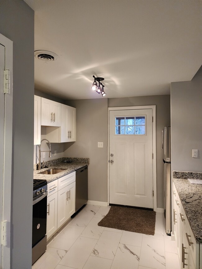 Building Photo - 3948 Murray Ave Unit 2