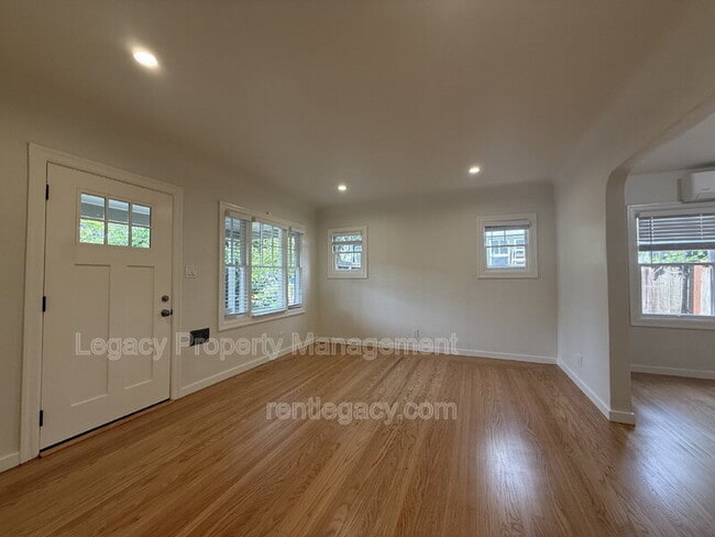Photo - 45 1st St