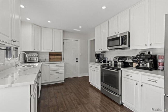 Photo - 6511 Timber Ridge Dr