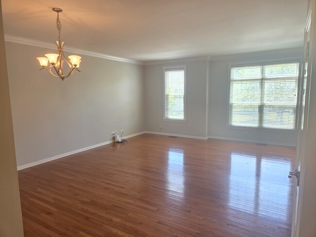 3419 Bradbury Cir