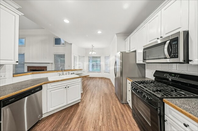 Photo - 1296 Crown Terrace