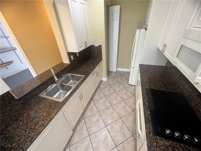 Photo - 6920 Julia Gardens Dr