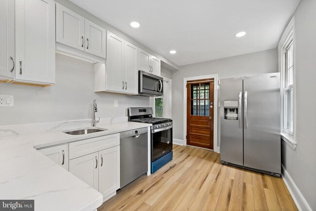 Photo - 428 Brookhurst Ave