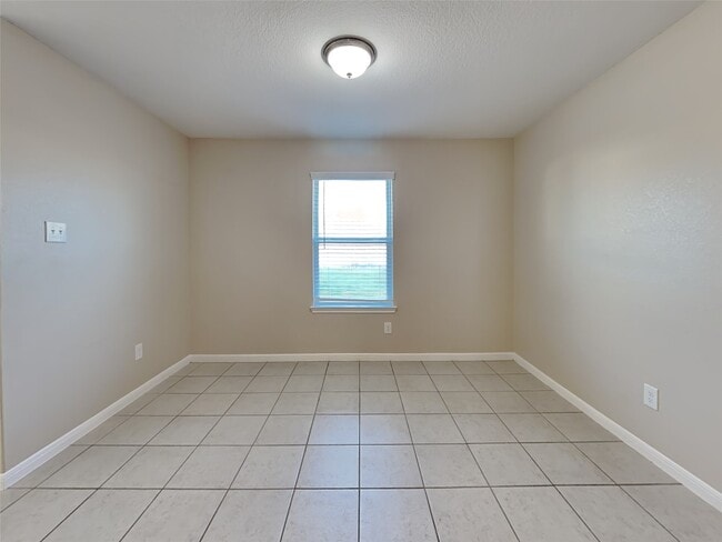 Photo - 729 Totem Trail Dr