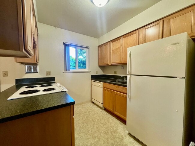 Photo - LOVELY DUPLEX HOME IN BEAUTIFUL SANDY, OR!! Unit #07