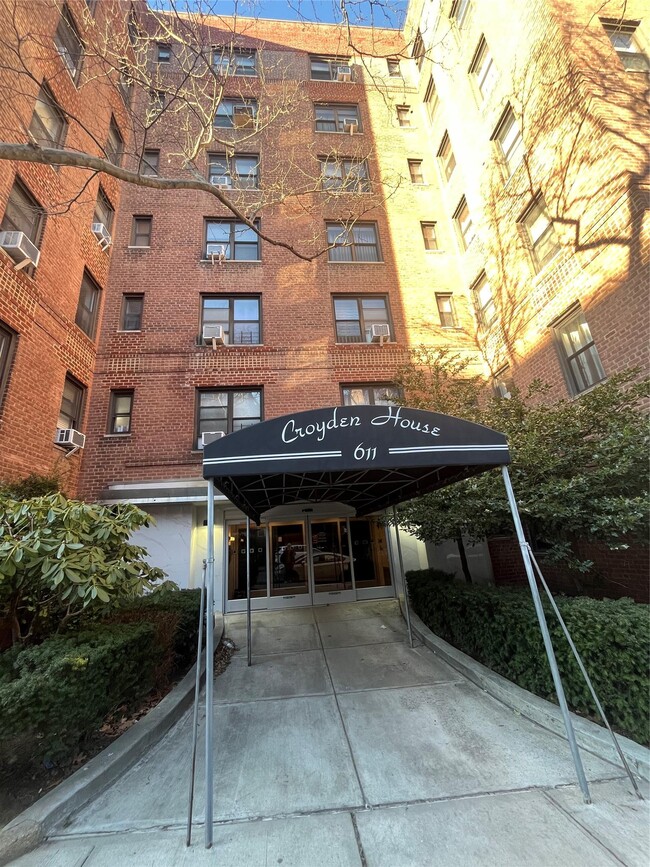 Photo - 611 W 239th St Apartment Unit 6H