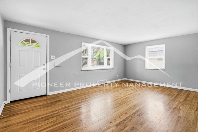 Photo - Spacious Home with Washer/Dryer and Fenced Yard