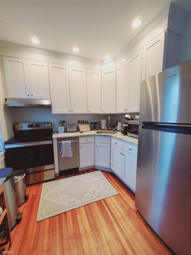 1 br, 1 bath Condo - 28 Hoyt St Apt D - 1 br, 1 bath Condo - 28 Hoyt St Apt D Unidad Apt D