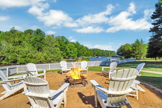 Photo - 219 E River Bend Dr