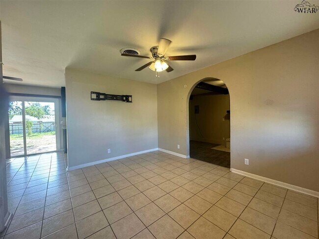 Photo - 4115 Wrangler Dr