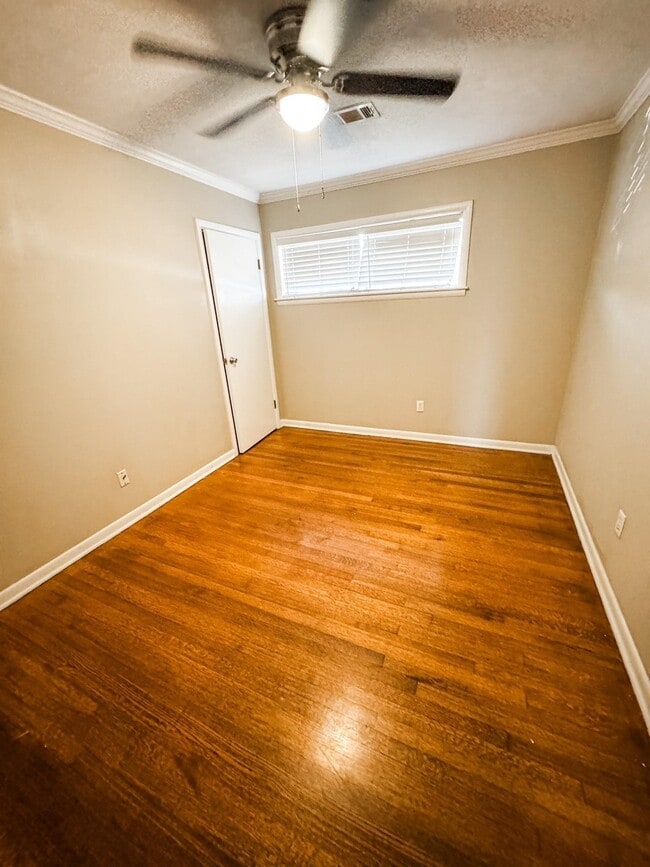 Photo - 296 N Yates Rd