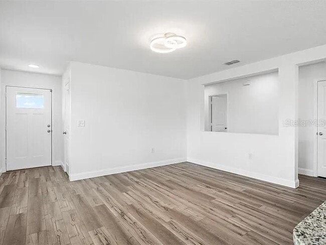 Photo - 212 Miles Ct