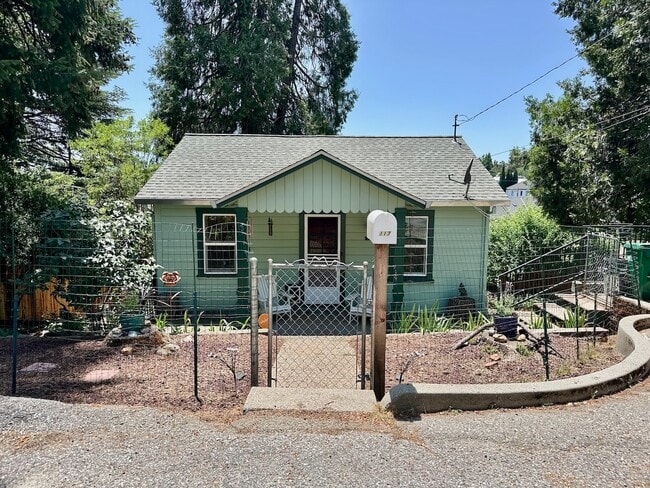 Photo - 117 Wood St House