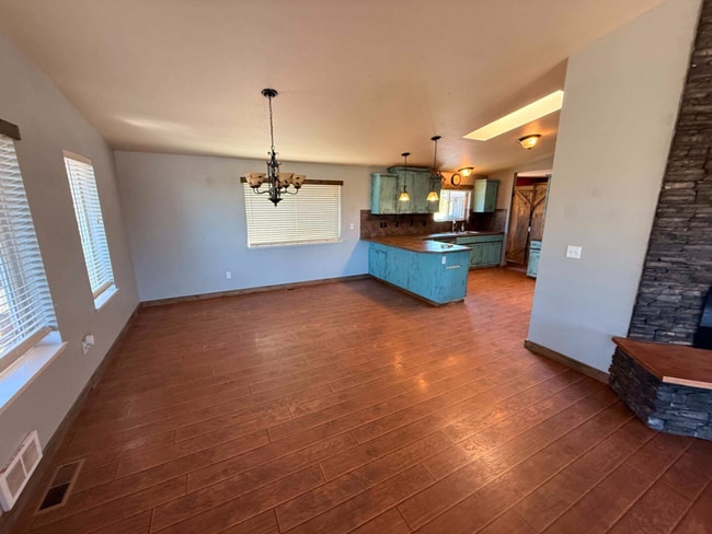 Photo - 2550 NW Coyner Ave