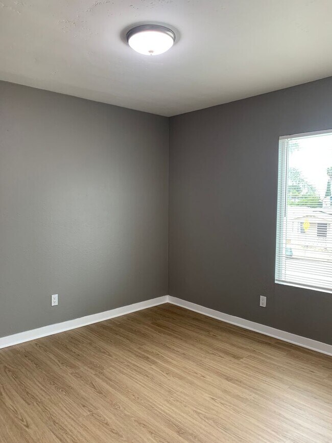 Photo - 4352 Marlborough Ave Unidad #4