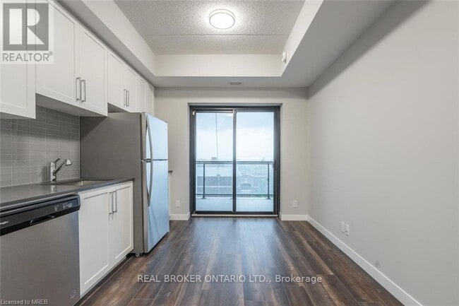 Photo - 15 Queen St S Unité 805