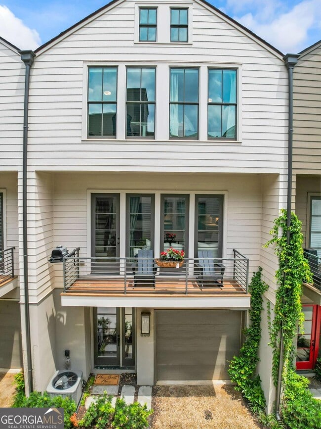 Photo - 658 Bull St SE