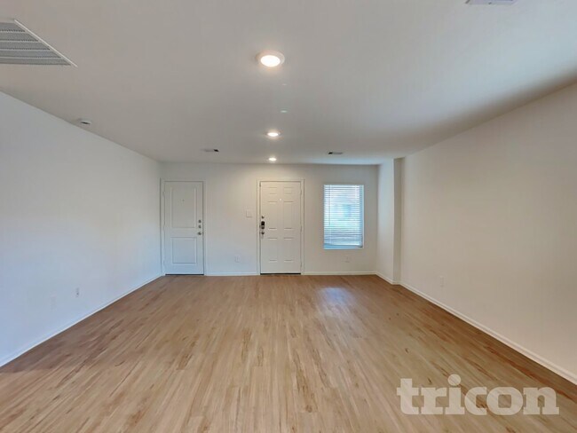 Photo - 3006 Twisted Myrtle Dr