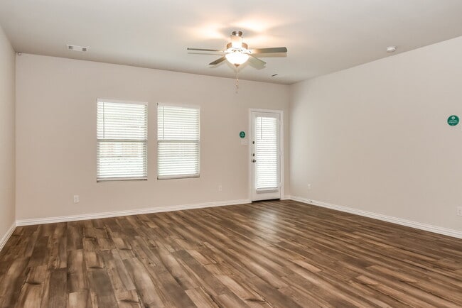 Photo - 1411 Rolling Fox Dr