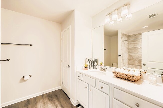 Photo - 81 Basswood Ln