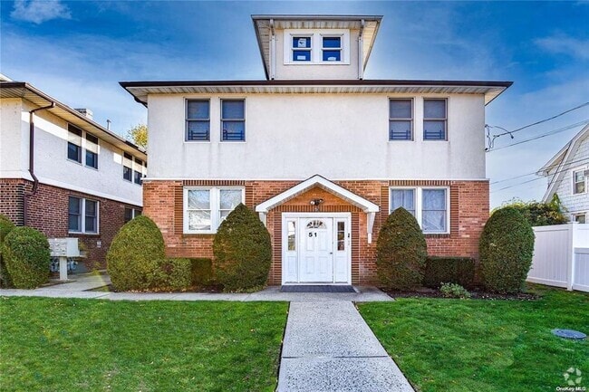 Building Photo - 51 Thorman Ave Unit 1L Rental