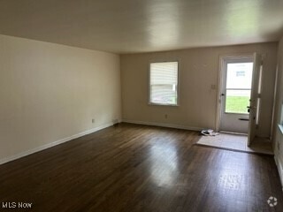 Building Photo - 56 Willow Dr Unit 4 Rental