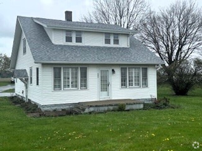 Building Photo - ***Pet Friendly 3 Bedroom Farmhouse with 2...