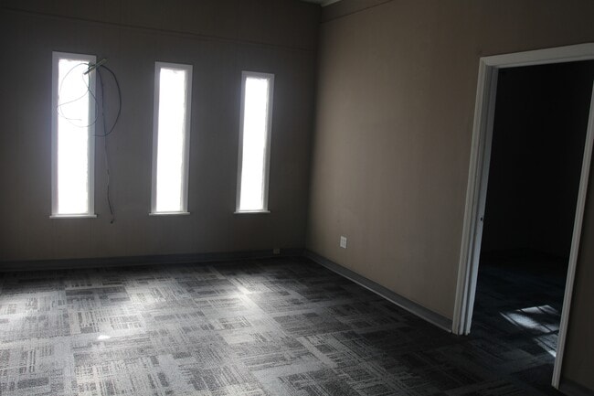 Photo - 2105 Evergreen Dr