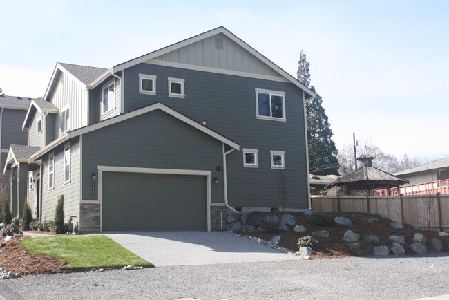 Building Photo - Newer home (2018), Tankless H20 heater, Upgrades galore. Dead end road for privacy