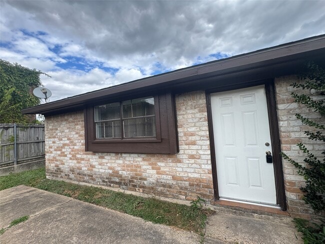 Photo - 10032 Neuens Rd