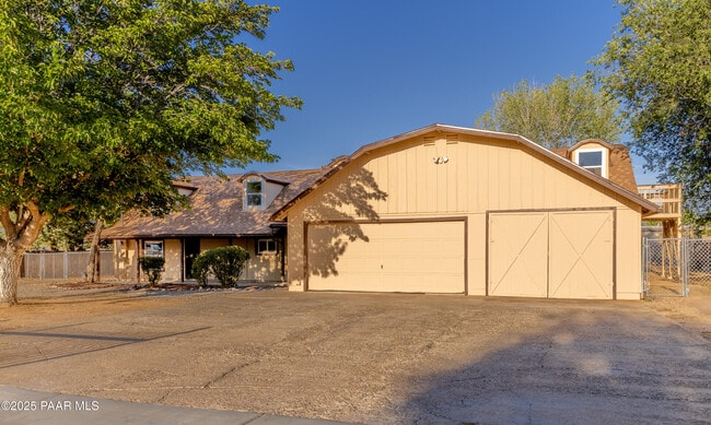 Photo - 3225 N Starlight Dr House